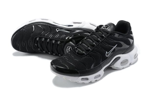 Nike Tn Black White
